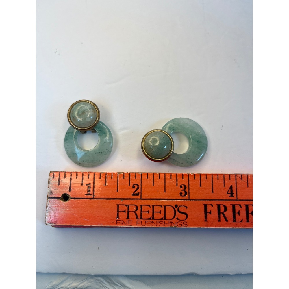 Vintage Green Jade Style Hoop Door Knocker Earrings Gold Tone Omega Back Pierced - Picture 5 of 5
